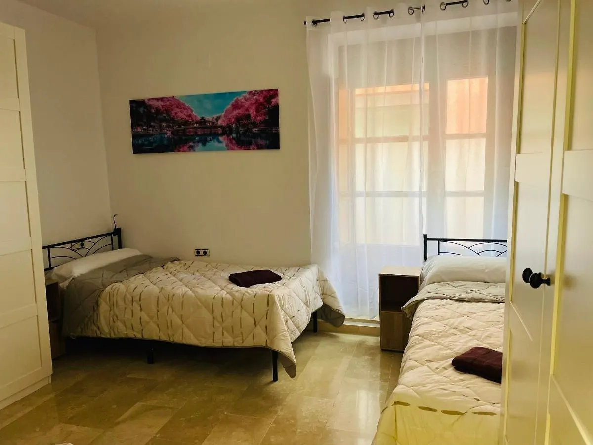 مالقة City Room Feminine 0*,